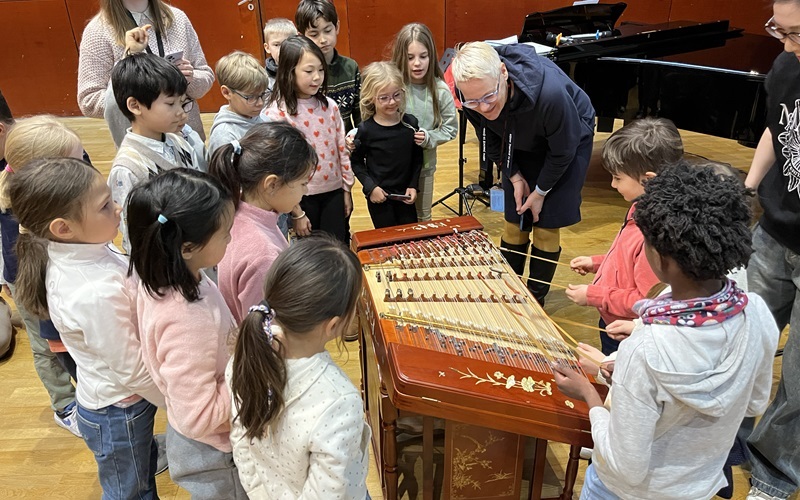 Traditionelle Klnge aus China in der Grundschule