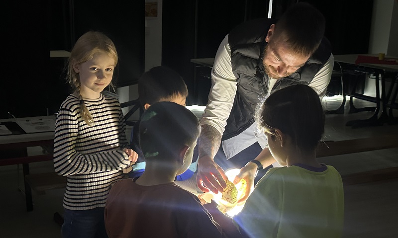 Auf Entdeckungsreise im Gehirn bei der KinderUNI